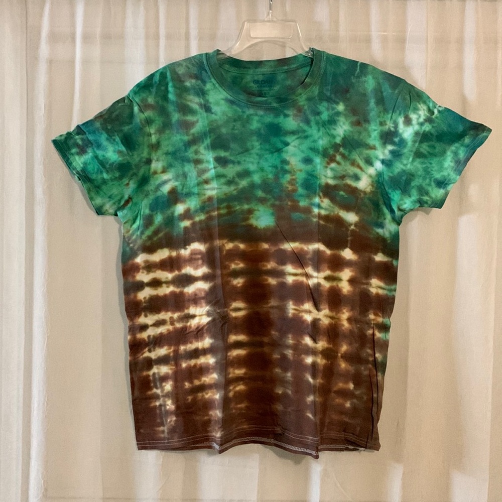 NWOT Handmade tie-dye short sleeve T-shirt, Gildan brand 100% cotton, Large